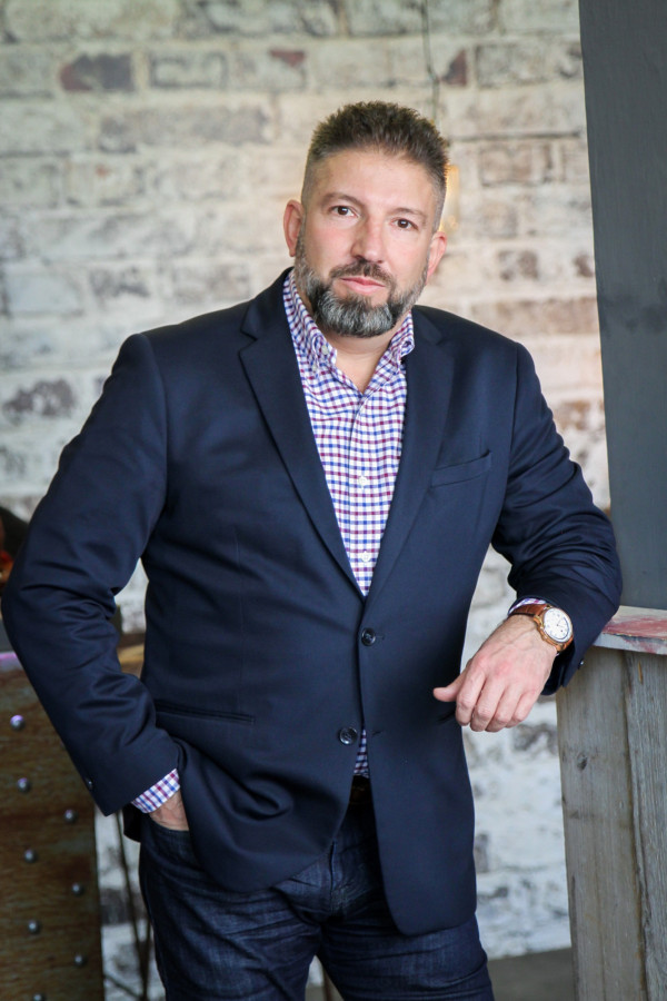 Feljuttatjuk a csúcsra a terheit mint a sherpák, hogy elérje a célját. Szervezünk, segítünk, megoldunk